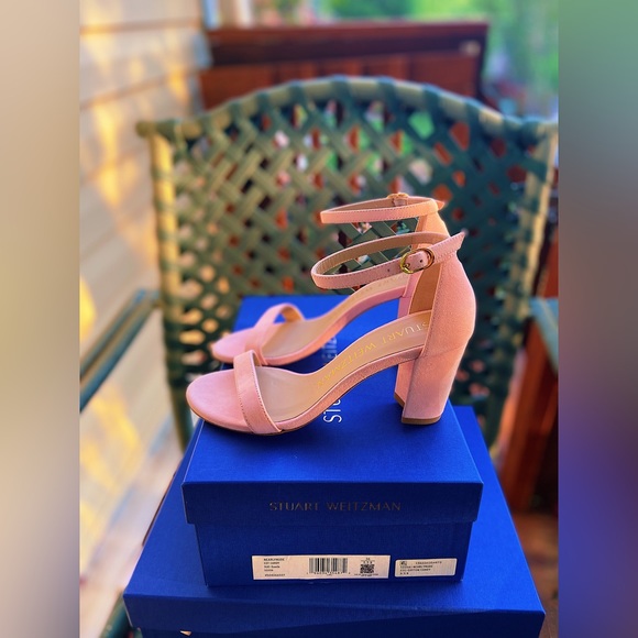 Stuart Weitzman Nearlynude Sandal 5.5B - Picture 4 of 6